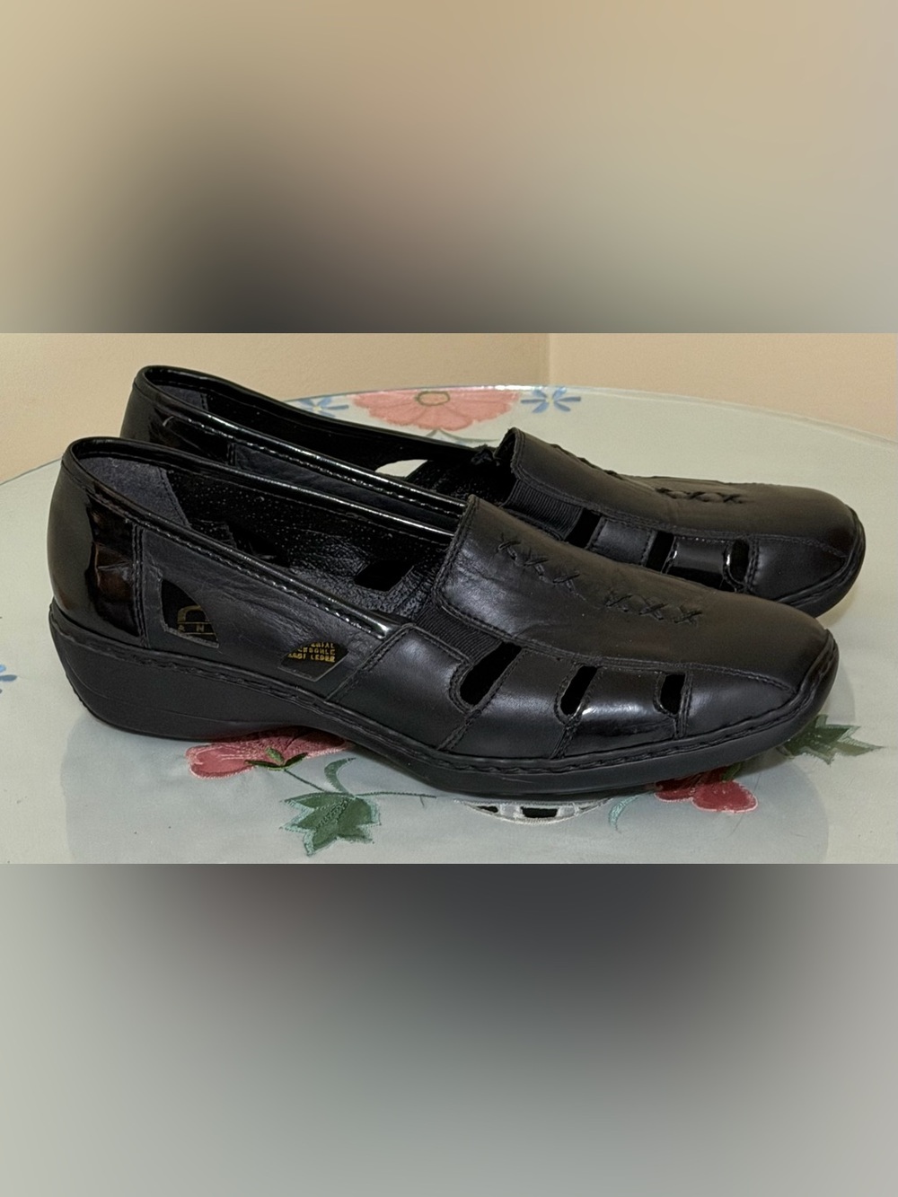Riekers Women’s Black Slip-On Leather Loafers Size 39 EUR or Size 8 US